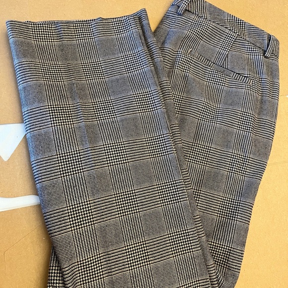 LL Bean Classic Fit dress pants size10 inseams 29 inches - Picture 3 of 10